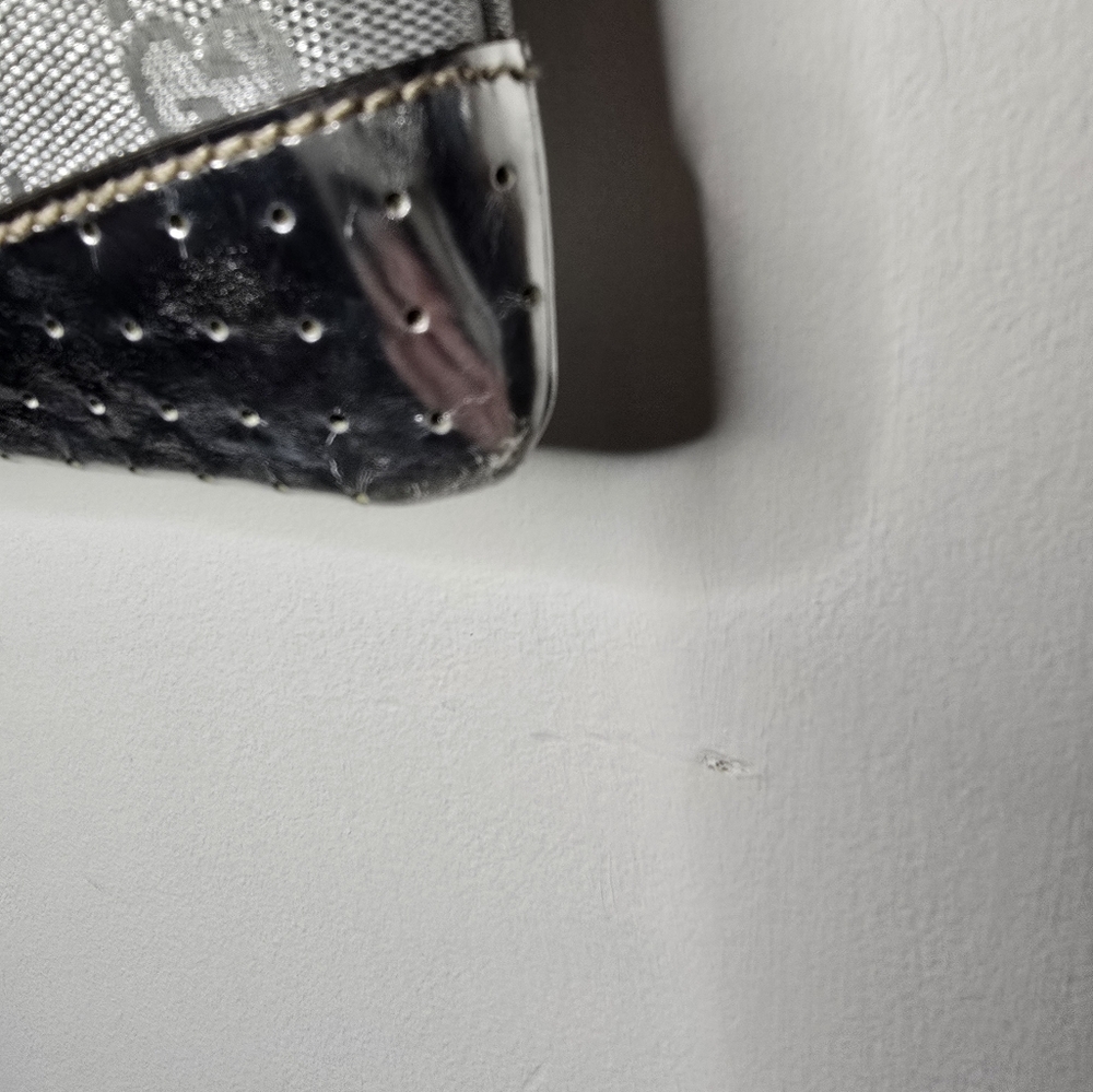 Gucci Silver Guccisima Crossbody Bag - Picture 6 of 16